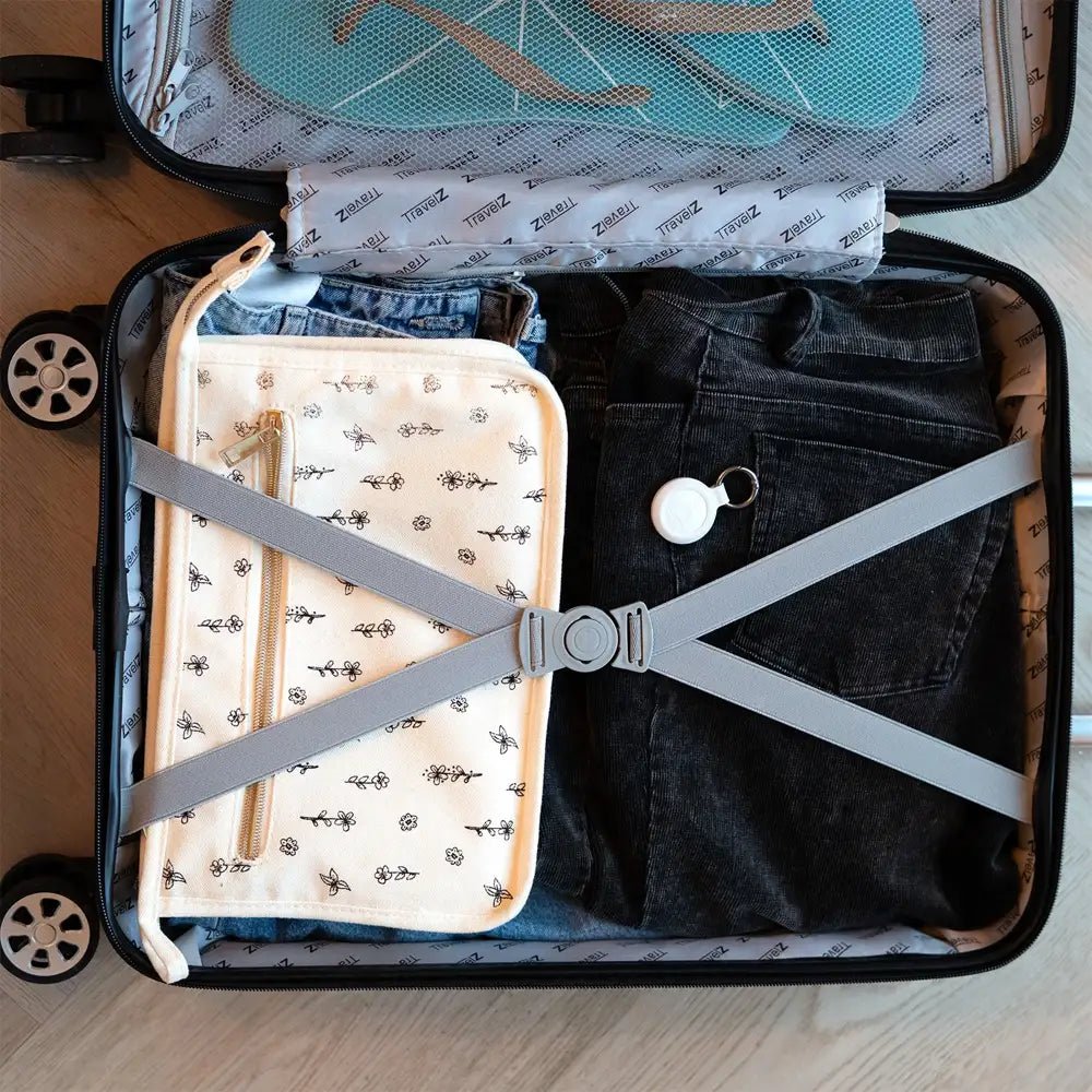 TravelTag for iPhone (iOS) - Water - resistant - Ash White - Xtorm NL