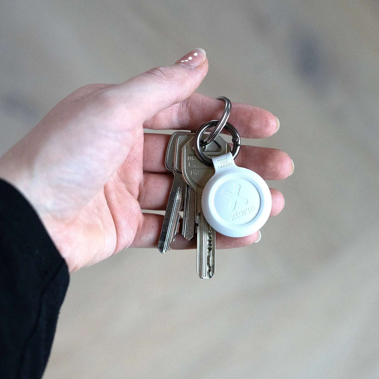 Xtorm Water-resistant TravelTag - Ash White