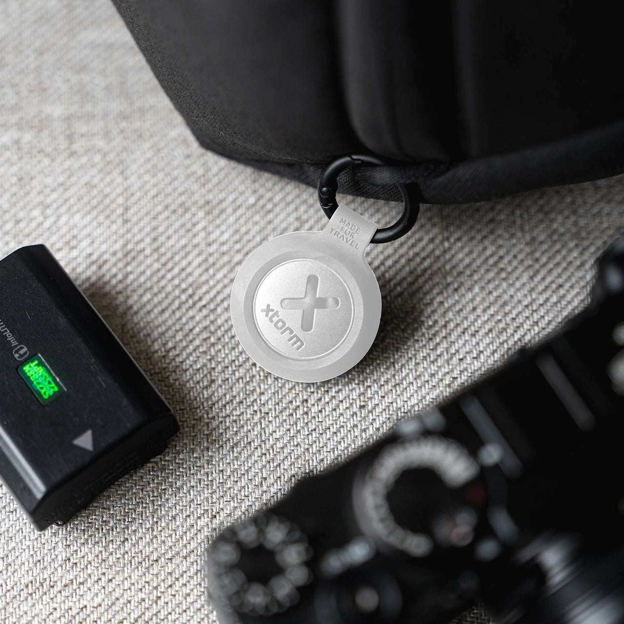Xtorm Water-resistant TravelTag - Ash White