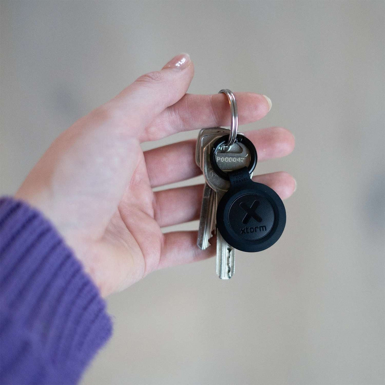Xtorm Water-resistant TravelTag - Charcoal Black