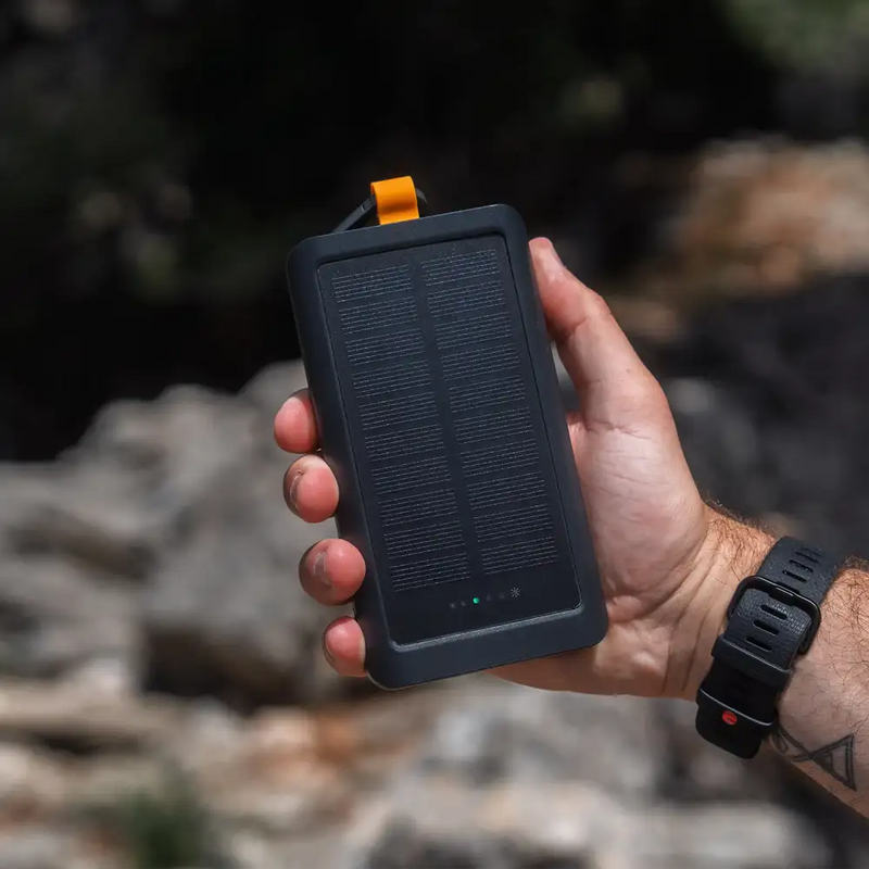 Go2 Powerbank 20W - 10.000 mAh met Solar en Lamp - Charcoal Black