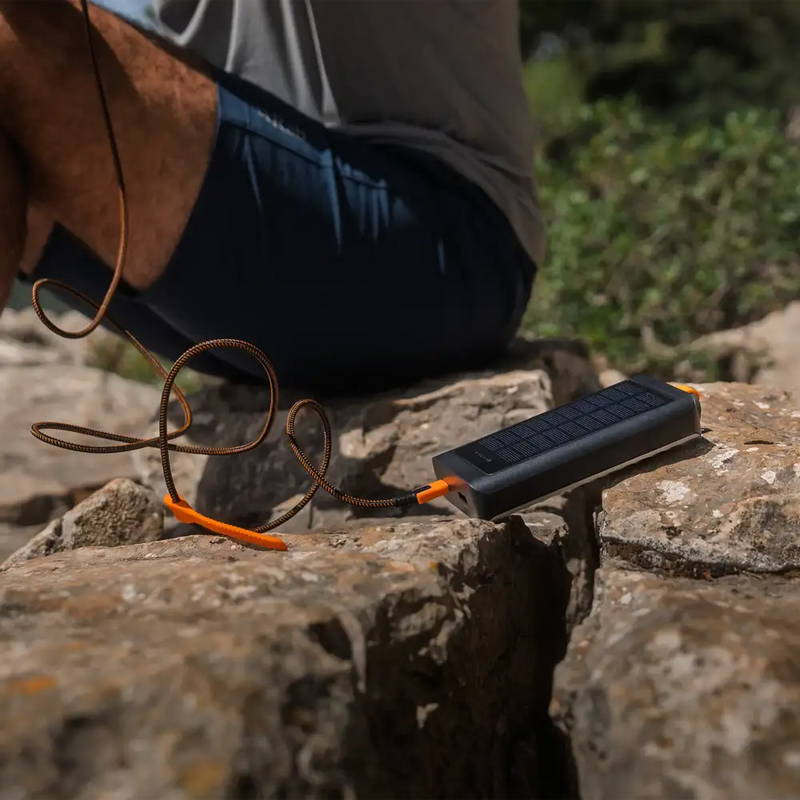 Go2 Powerbank 20W - 10.000 mAh met Solar en Lamp - Charcoal Black