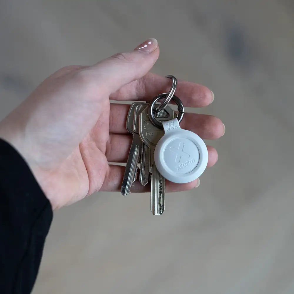 Xtorm TravelTag for Android & iPhone - Water-resistant - Ash White