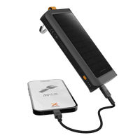 Go2 Powerbank 20W - 10.000 mAh met Solar en Lamp - Charcoal Black - Xtorm NL
