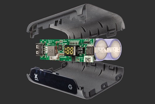 Opengewerkte Xtorm powerbank met printplaat en batterijcellen: laag 5, topklasse batterijen