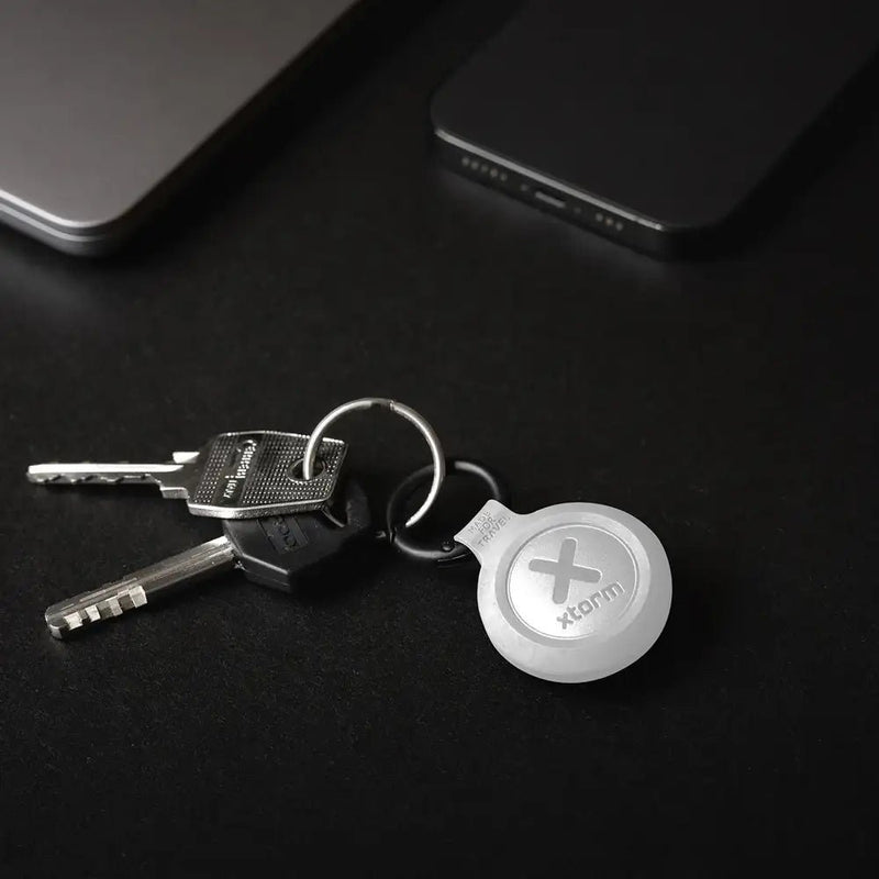 TravelTag for iPhone (iOS) - Water - resistant - Ash White - Xtorm NL